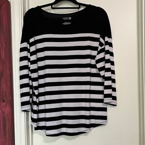Time and Tru Black and White Striped Long Sleeve Top